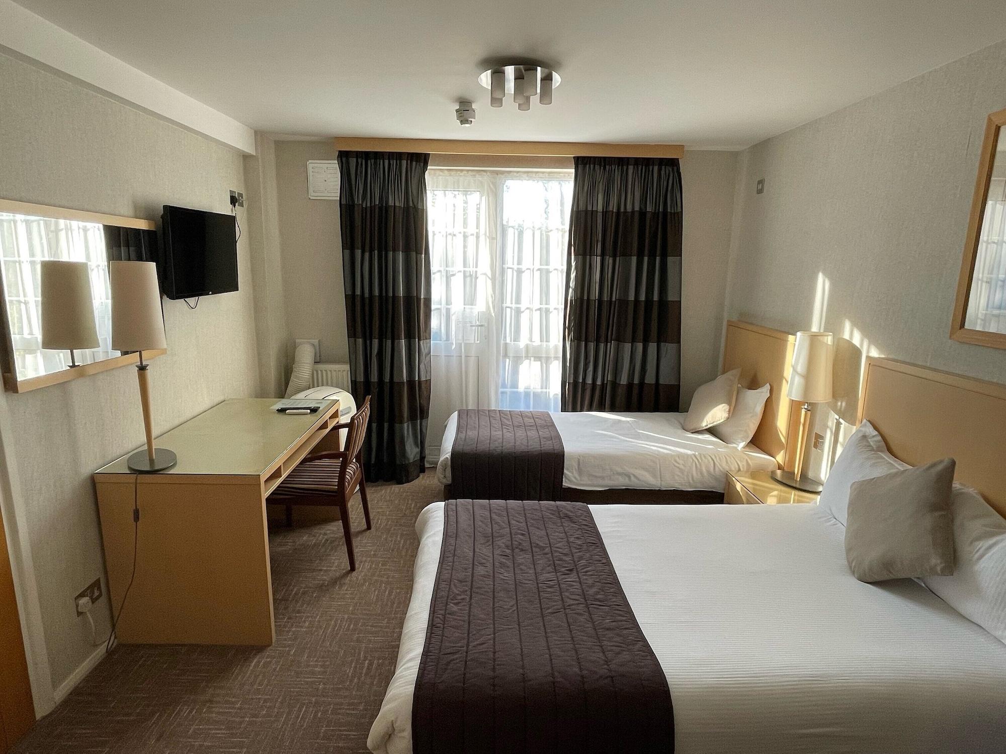 Best Western Homestead Court Hotel Welwyn Garden City Exterior foto