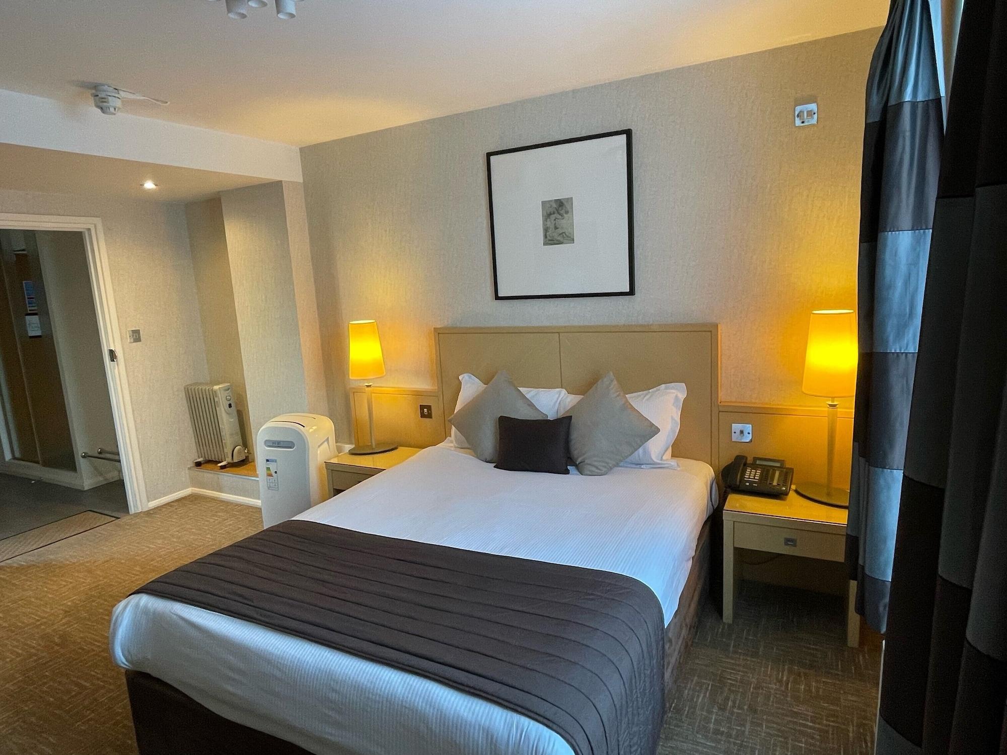 Best Western Homestead Court Hotel Welwyn Garden City Exterior foto
