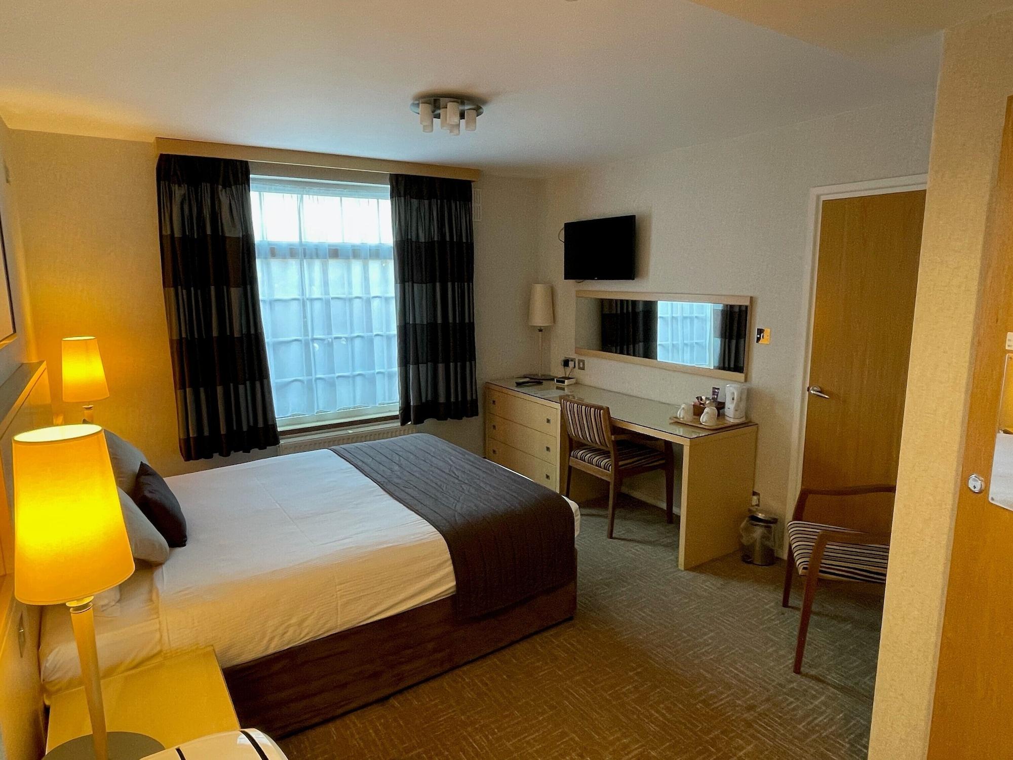 Best Western Homestead Court Hotel Welwyn Garden City Exterior foto