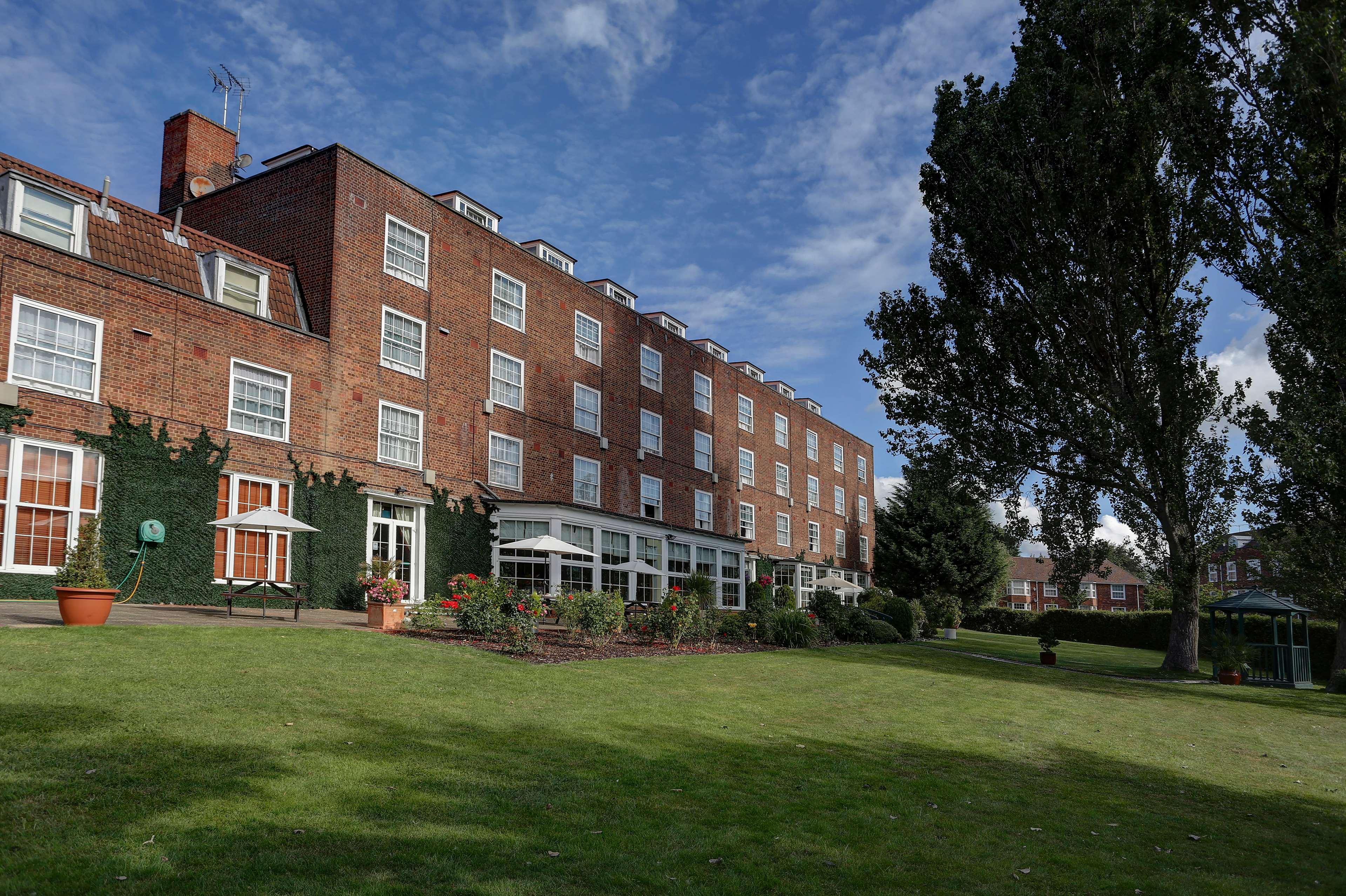 Best Western Homestead Court Hotel Welwyn Garden City Exterior foto
