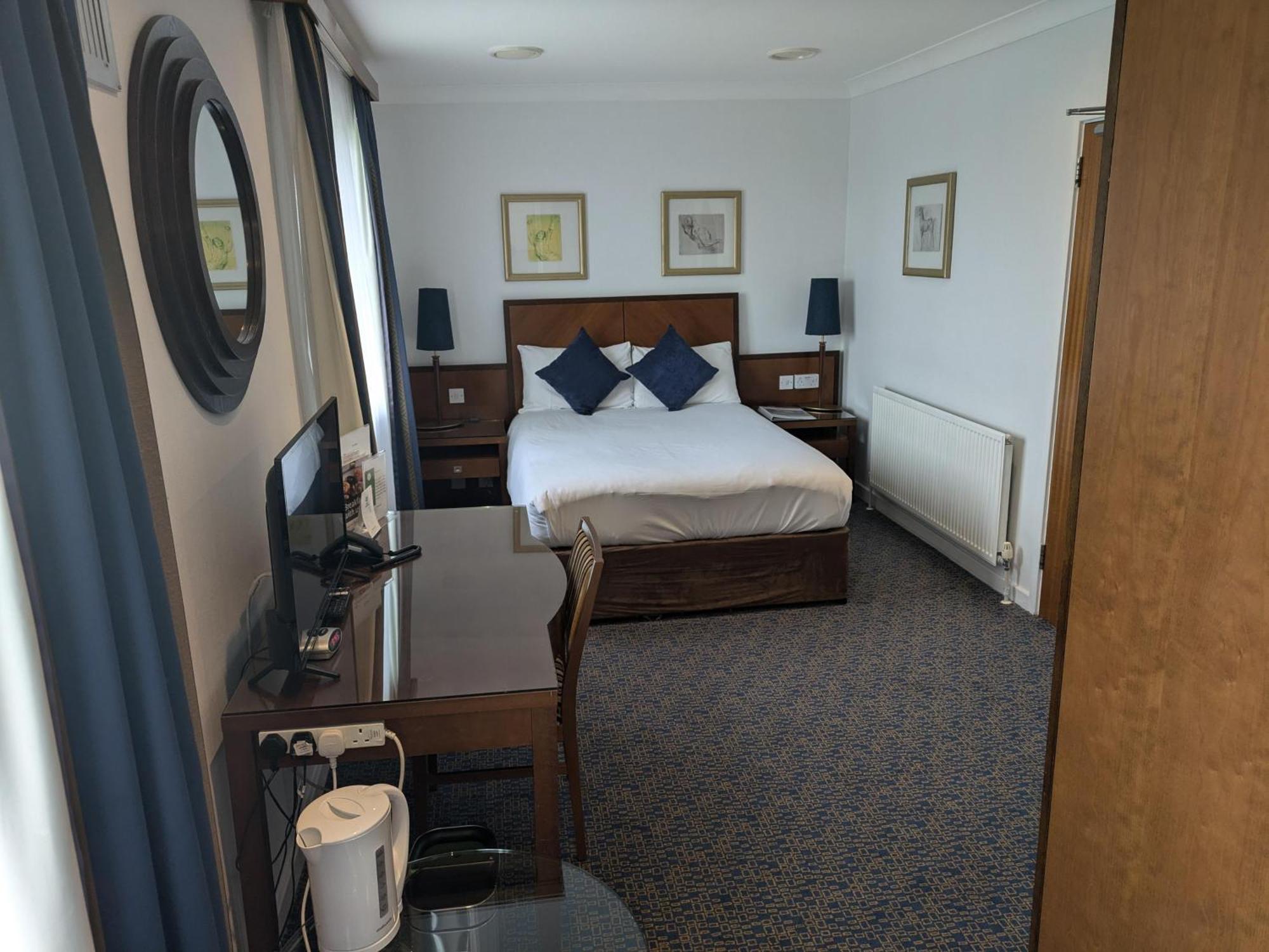 Best Western Homestead Court Hotel Welwyn Garden City Exterior foto